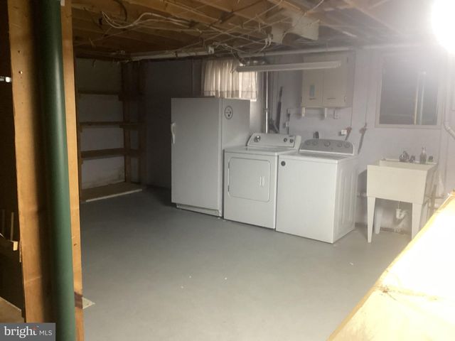 4605 SURREY RD, Harrisburg, PA 17109