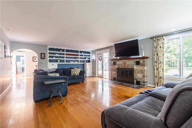 298 School Road, Victor, NY 14564
