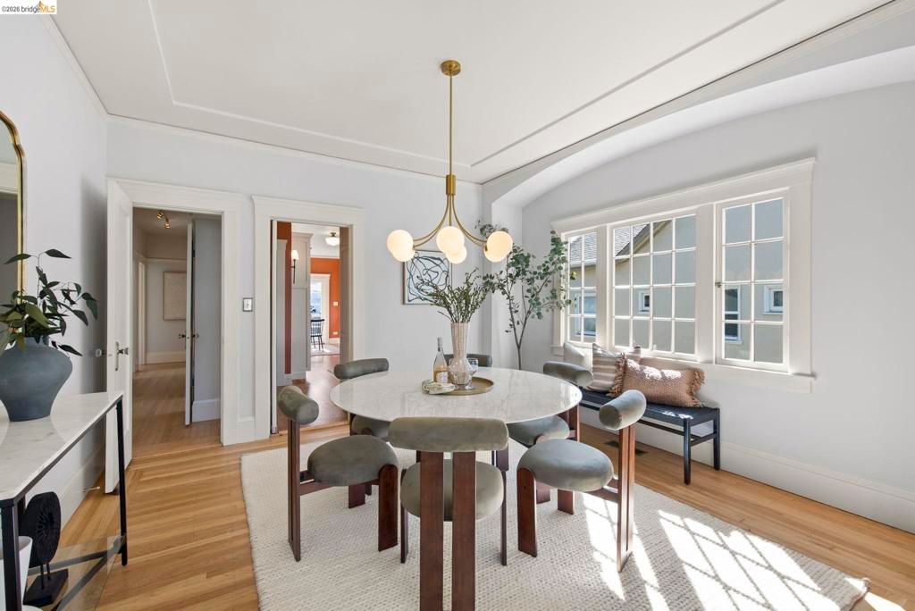 Image 10 of property listing at 958 Alma Place, Oakland, CA 94610