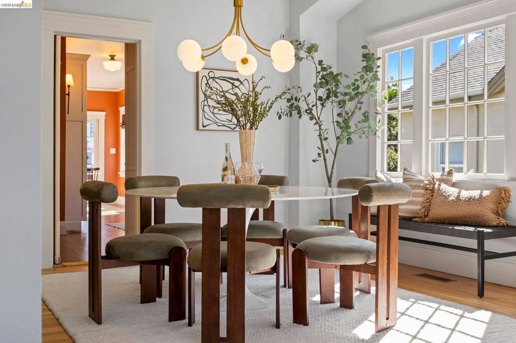 Image 11 of property listing at 958 Alma Place, Oakland, CA 94610