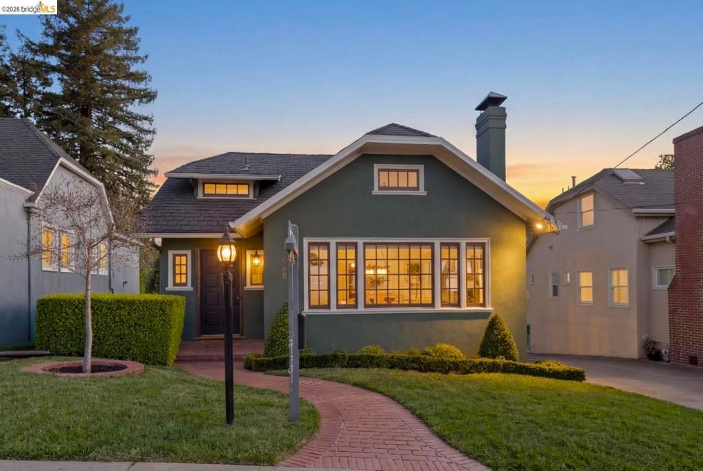 Image 2 of property listing at 958 Alma Place, Oakland, CA 94610