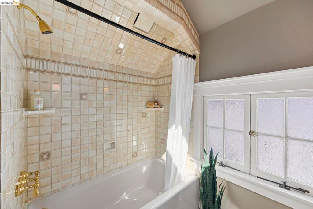 Image 29 of property listing at 958 Alma Place, Oakland, CA 94610