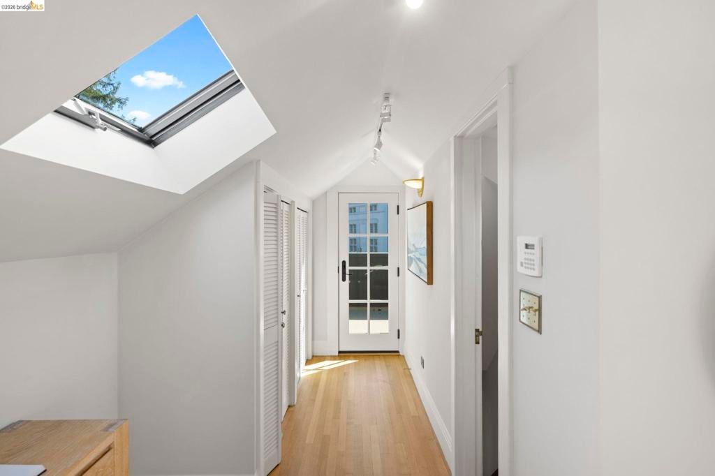 Image 30 of property listing at 958 Alma Place, Oakland, CA 94610