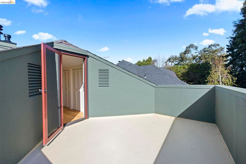 Image 31 of property listing at 958 Alma Place, Oakland, CA 94610