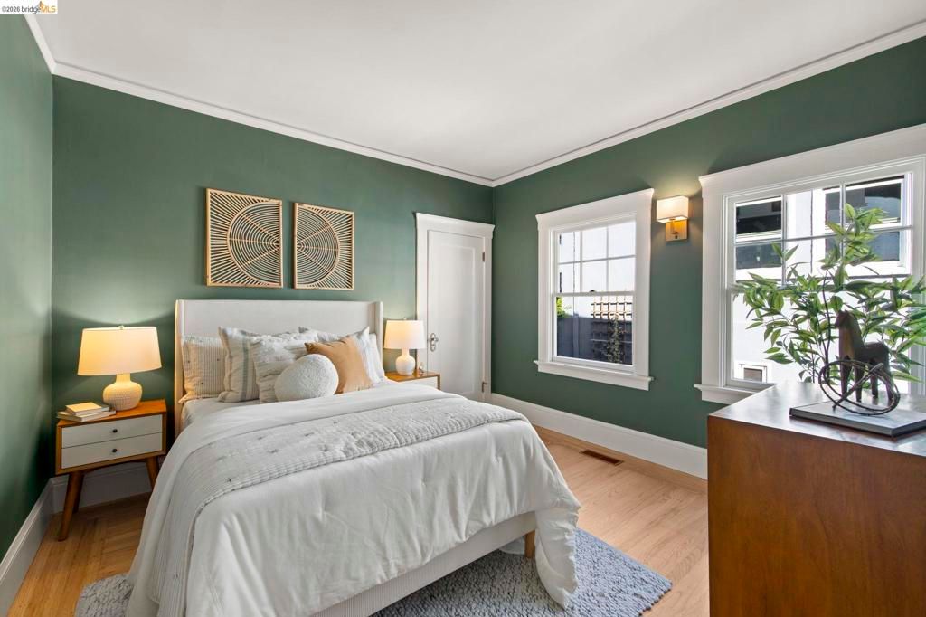 Image 33 of property listing at 958 Alma Place, Oakland, CA 94610