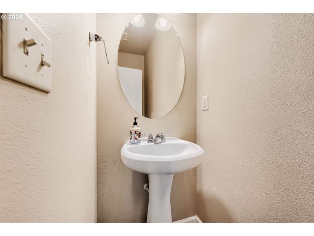 3999 Se LONE OAK St, Hillsboro, OR 97123