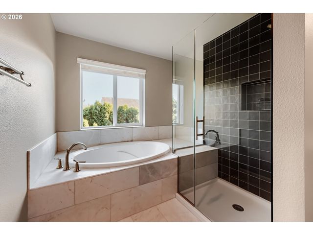 3999 Se LONE OAK St, Hillsboro, OR 97123