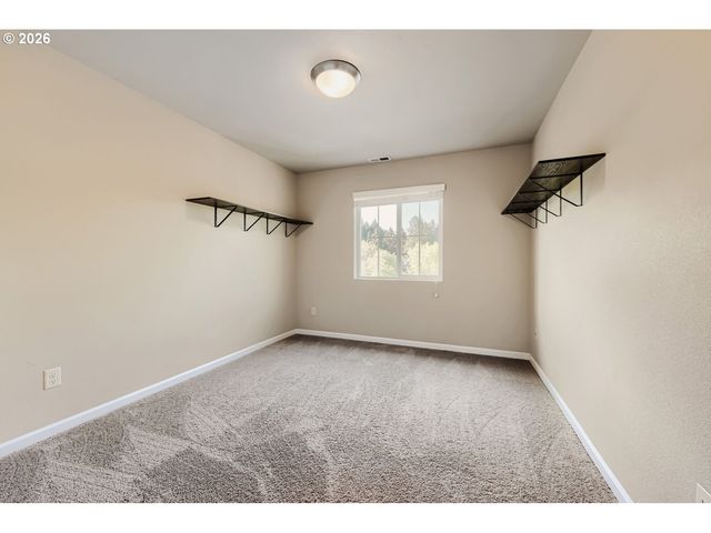 3999 Se LONE OAK St, Hillsboro, OR 97123