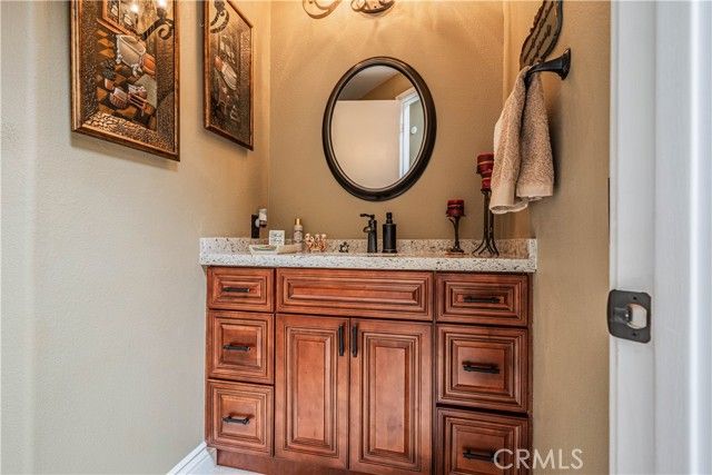 30525 Greenbrook Place, Canyon Lake, CA 92587