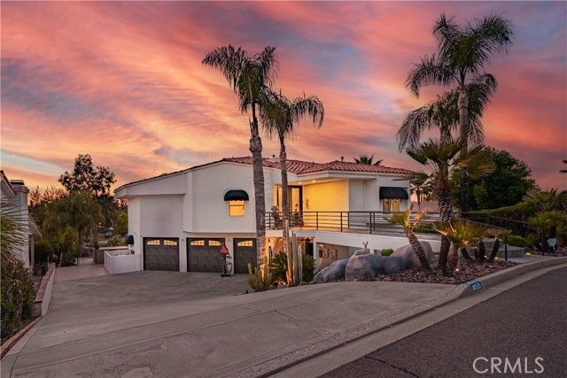 30525 Greenbrook Place, Canyon Lake, CA 92587