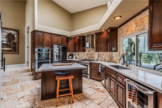 30525 Greenbrook Place, Canyon Lake, CA 92587