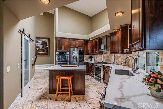 30525 Greenbrook Place, Canyon Lake, CA 92587