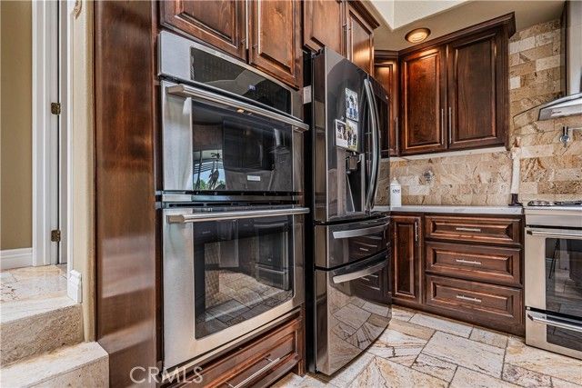 30525 Greenbrook Place, Canyon Lake, CA 92587