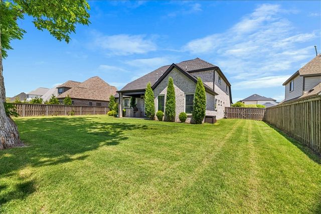 4414 S 87th Place, Bentonville, AR 72713