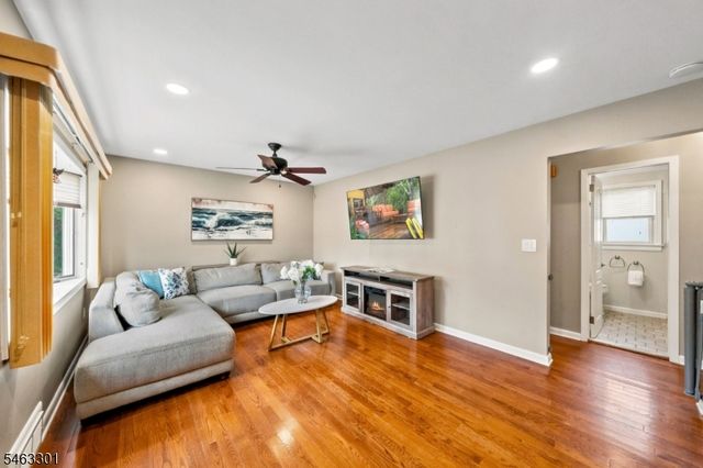 171 Olive Ave, Pompton Lakes Boro, NJ 07442