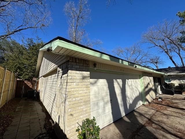 2710 Ashglen Drive, Garland, TX 75043