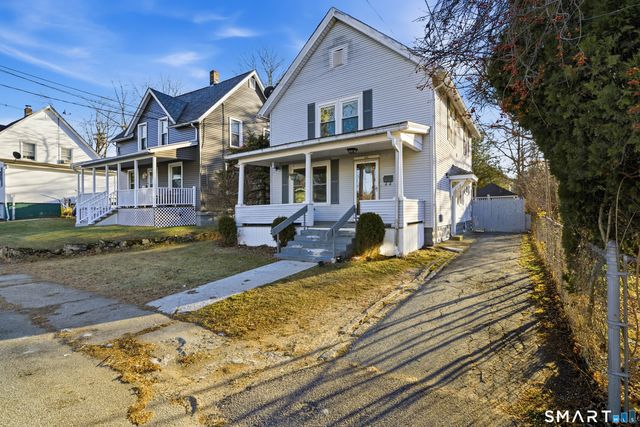 10 Russell Road, Norwich, CT 06360