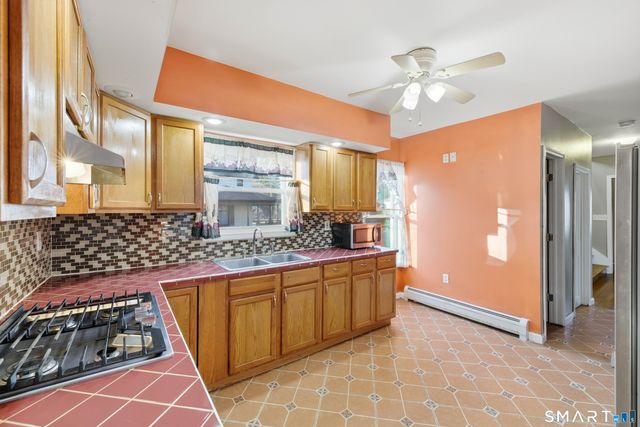 10 Russell Road, Norwich, CT 06360