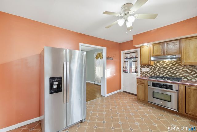 10 Russell Road, Norwich, CT 06360