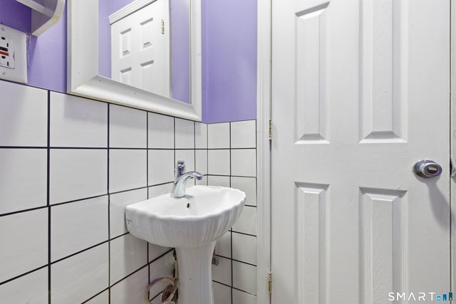 10 Russell Road, Norwich, CT 06360