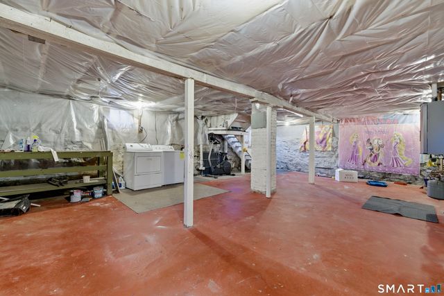 10 Russell Road, Norwich, CT 06360