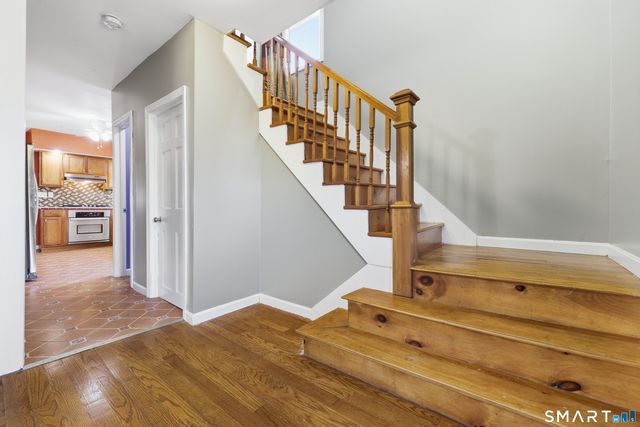 10 Russell Road, Norwich, CT 06360