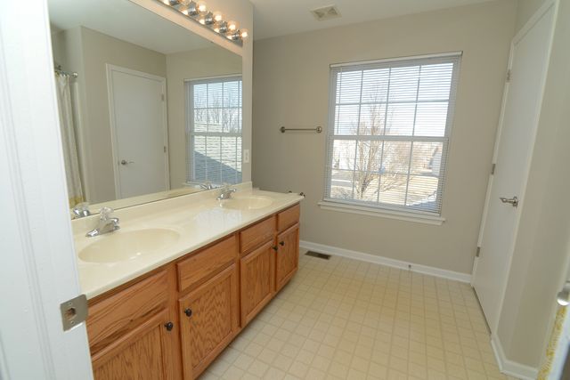 1752 Tallmeadow Drive, Dekalb, IL 60115