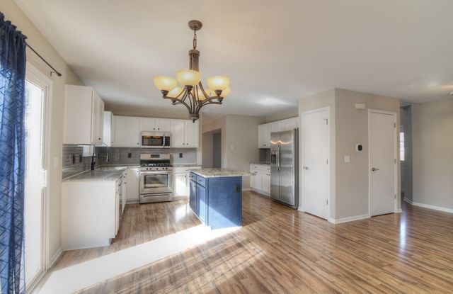 1752 Tallmeadow Drive, Dekalb, IL 60115