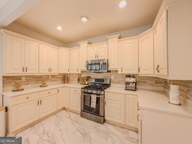 3551 Lochwolde Lane, Snellville, GA 30039
