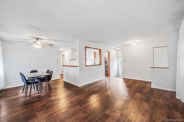 24 trafalgar Drive, Shirley, NY 11967