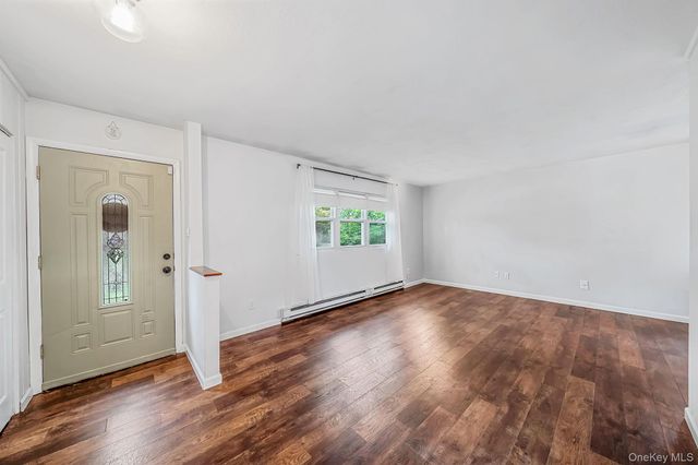 24 trafalgar Drive, Shirley, NY 11967