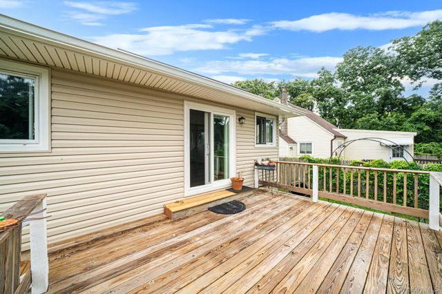 24 trafalgar Drive, Shirley, NY 11967