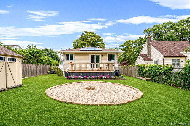 24 trafalgar Drive, Shirley, NY 11967