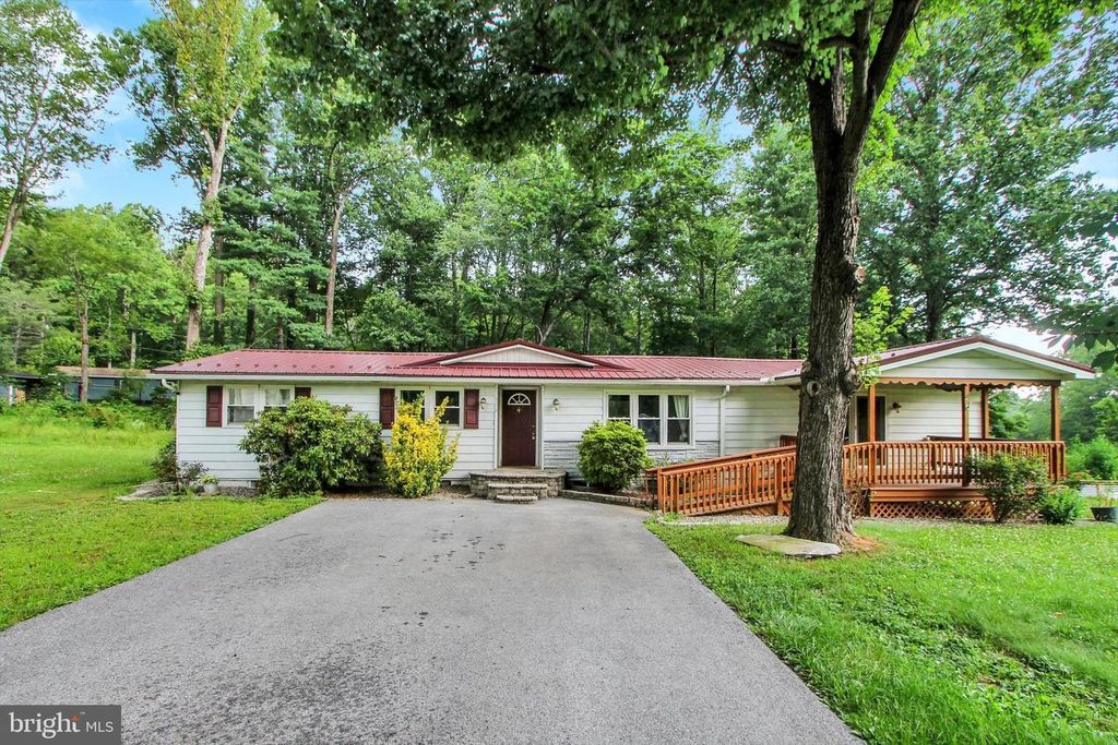 4585-B CHAMBERSBURG RD, Biglerville, PA 17307