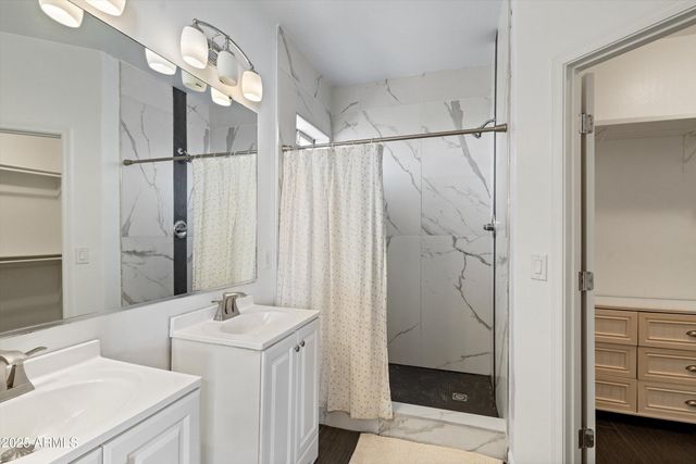 17324 W Acapulco Lane, Surprise, AZ 85388