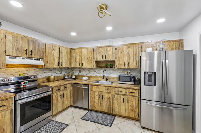 2075 SW 72ND Avenue, Davie, FL 33317