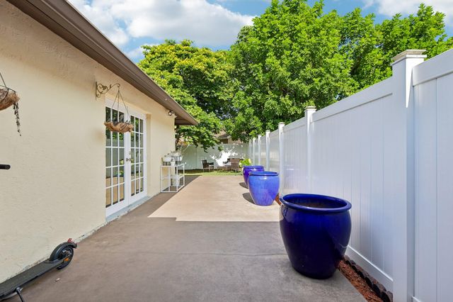 2075 SW 72ND Avenue, Davie, FL 33317