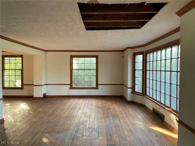 3170 Van Aken Boulevard, Shaker Heights, OH 44120