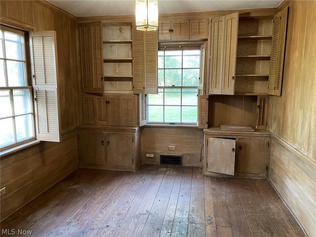 3170 Van Aken Boulevard, Shaker Heights, OH 44120