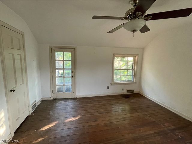 3170 Van Aken Boulevard, Shaker Heights, OH 44120