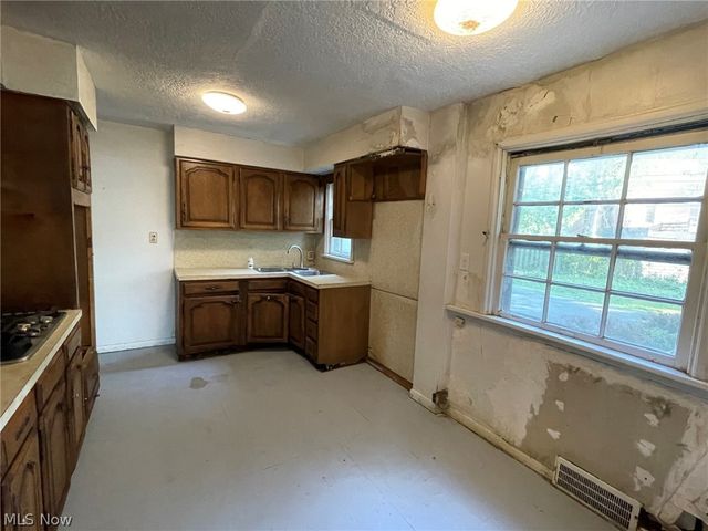 3170 Van Aken Boulevard, Shaker Heights, OH 44120