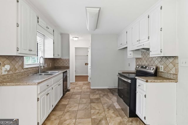 241 Rutledge Drive, Winder, GA 30680