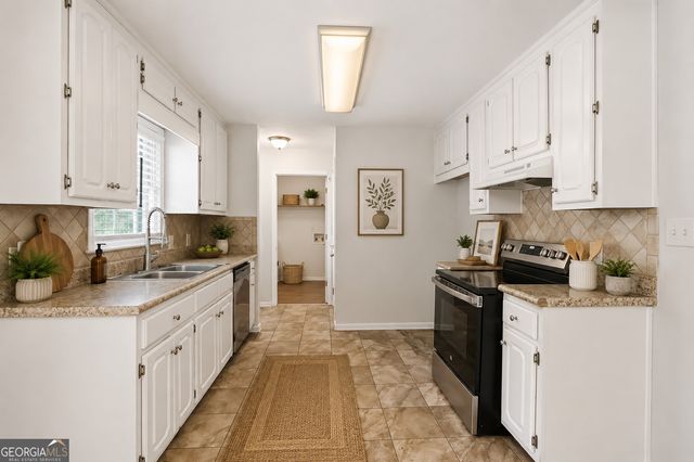 241 Rutledge Drive, Winder, GA 30680