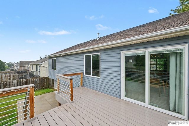 19520 Laci Street, Omaha, NE 68135