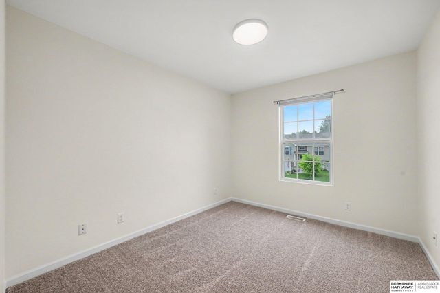 19520 Laci Street, Omaha, NE 68135
