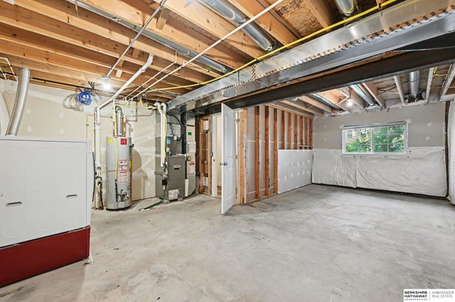 19520 Laci Street, Omaha, NE 68135
