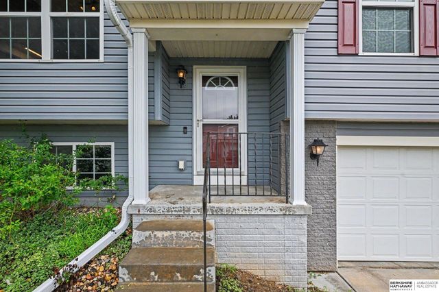 19520 Laci Street, Omaha, NE 68135