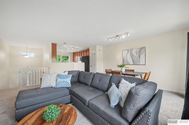 19520 Laci Street, Omaha, NE 68135