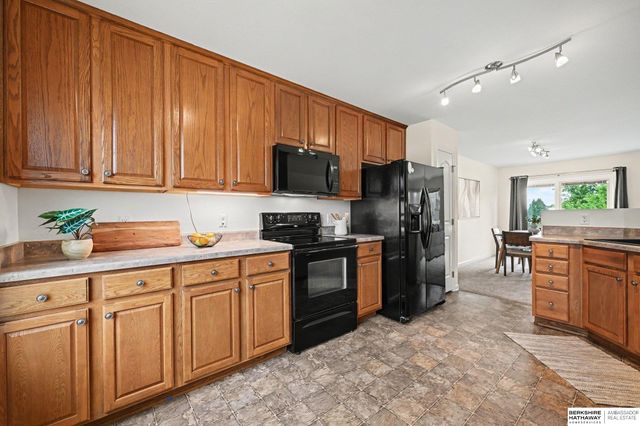 19520 Laci Street, Omaha, NE 68135