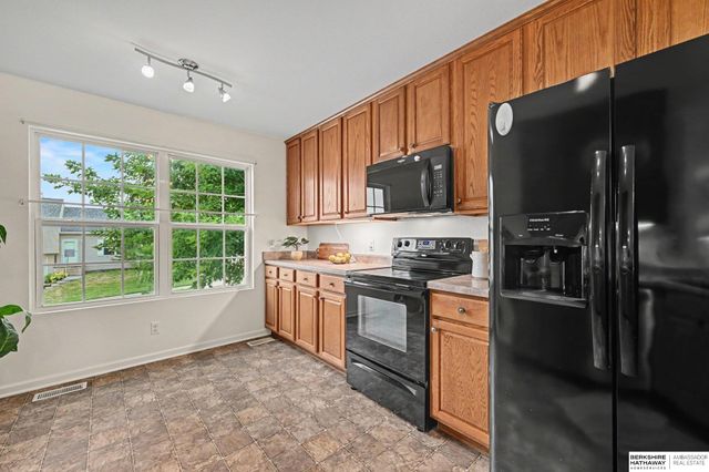 19520 Laci Street, Omaha, NE 68135